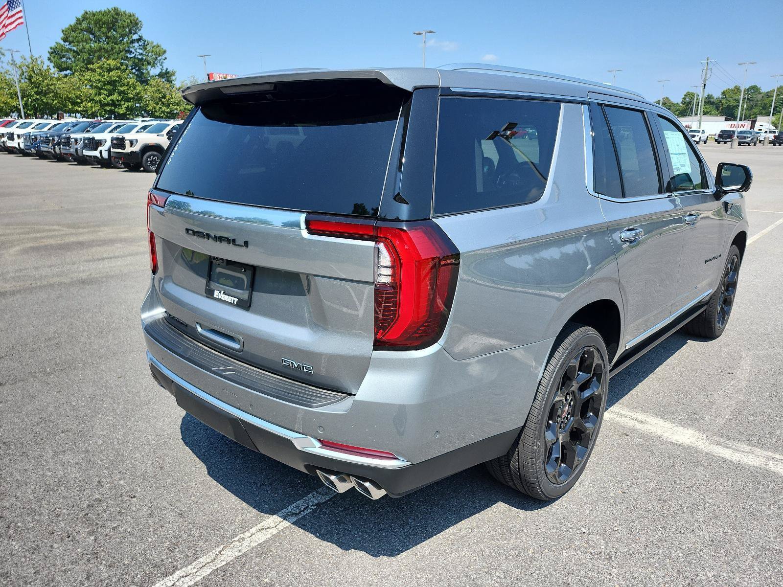 New 2026 GMC Yukon Denali w/ Denali Reserve Package AWD/4WD image 3