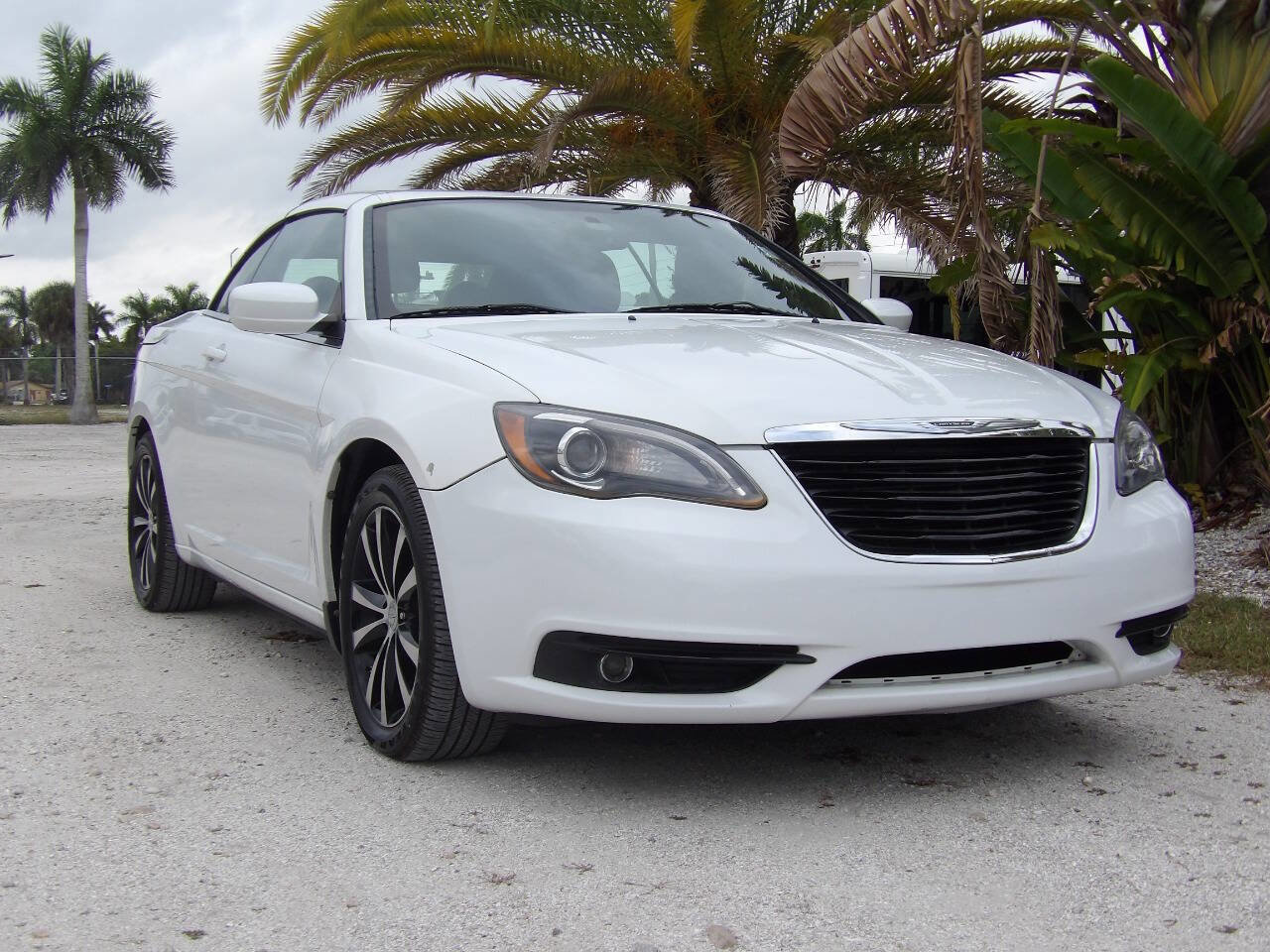 Used 2012 Chrysler 200 S image 11