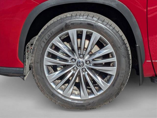 Certified 2022 Toyota Highlander Platinum image 27