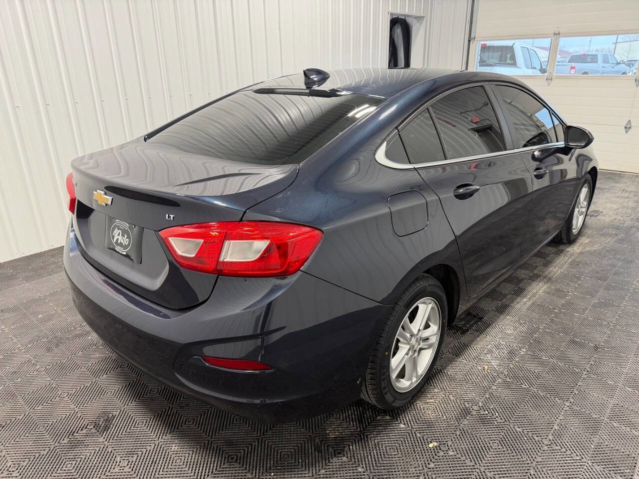 Used 2016 Chevrolet Cruze LT FWD image 3