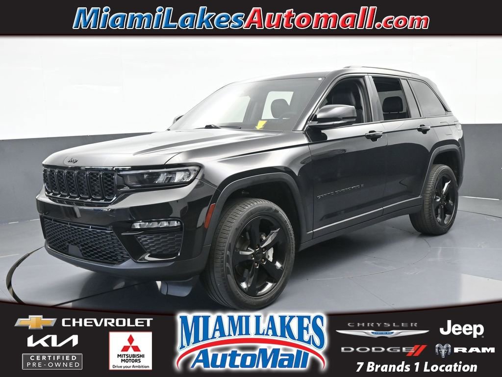 Used 2023 Jeep Grand Cherokee Limited w/ Black Appearance Package image 1