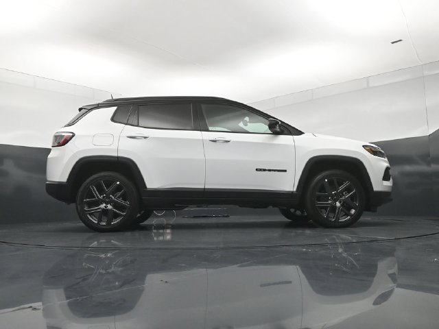 New 2026 Jeep Compass Limited w/ Sun, Sound & Navigation Group AWD/4WD image 24