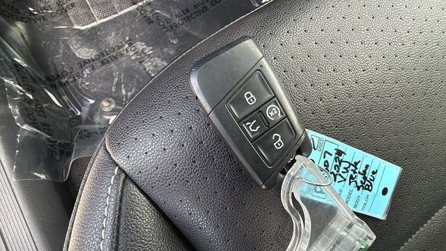 Used 2024 Volkswagen Jetta SE image 27