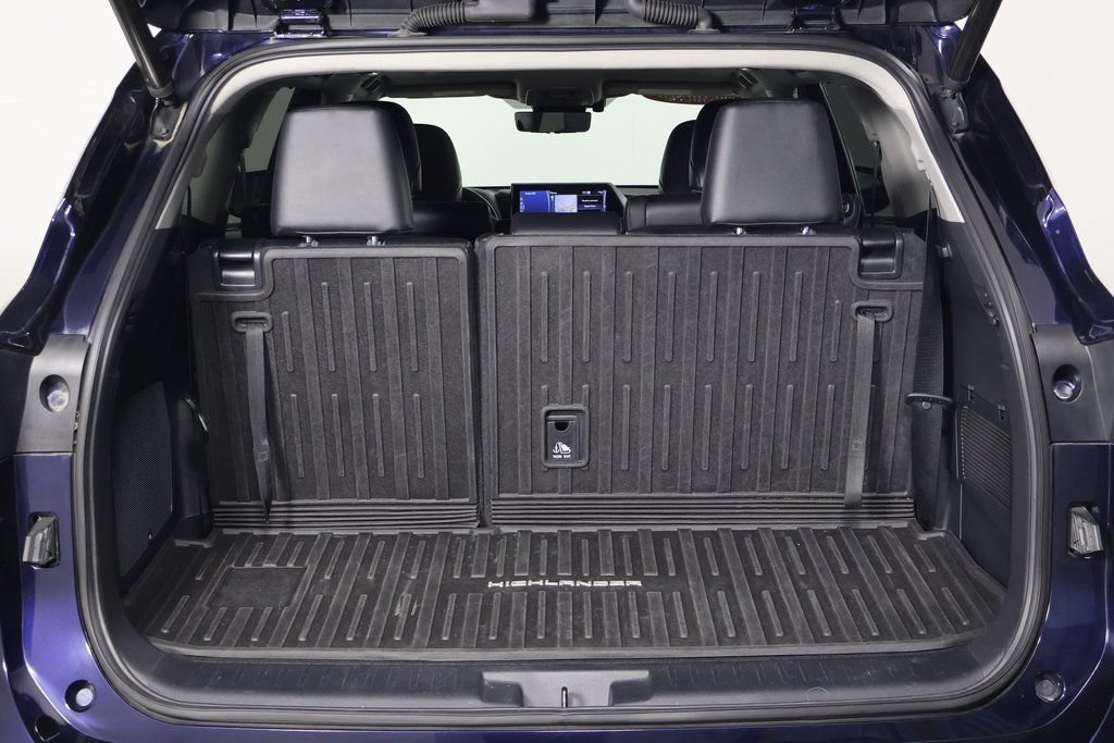 Used 2021 Toyota Highlander Platinum AWD/4WD image 15