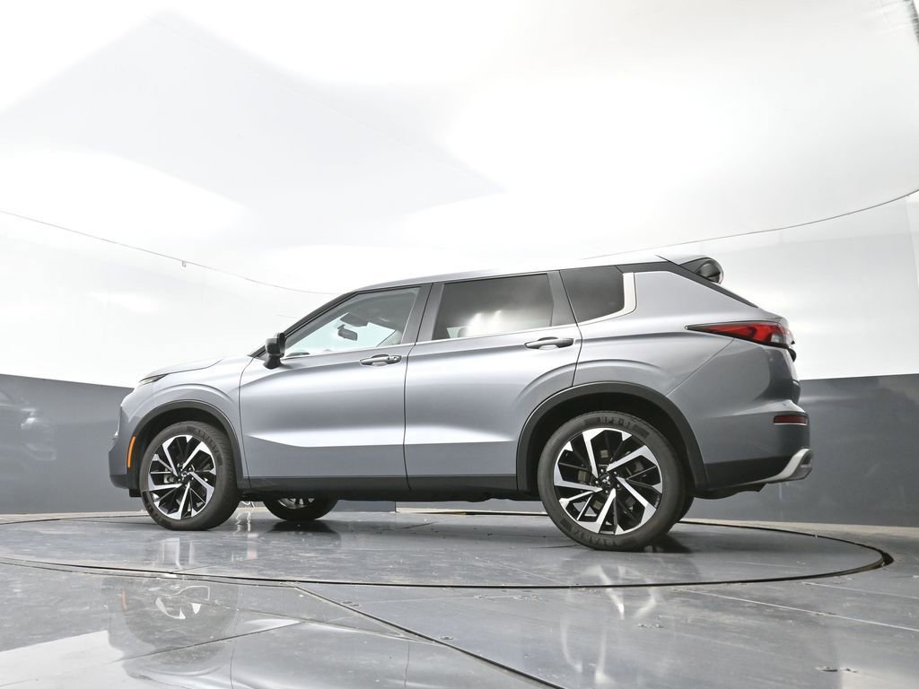 Used 2024 Mitsubishi Outlander SE image 55