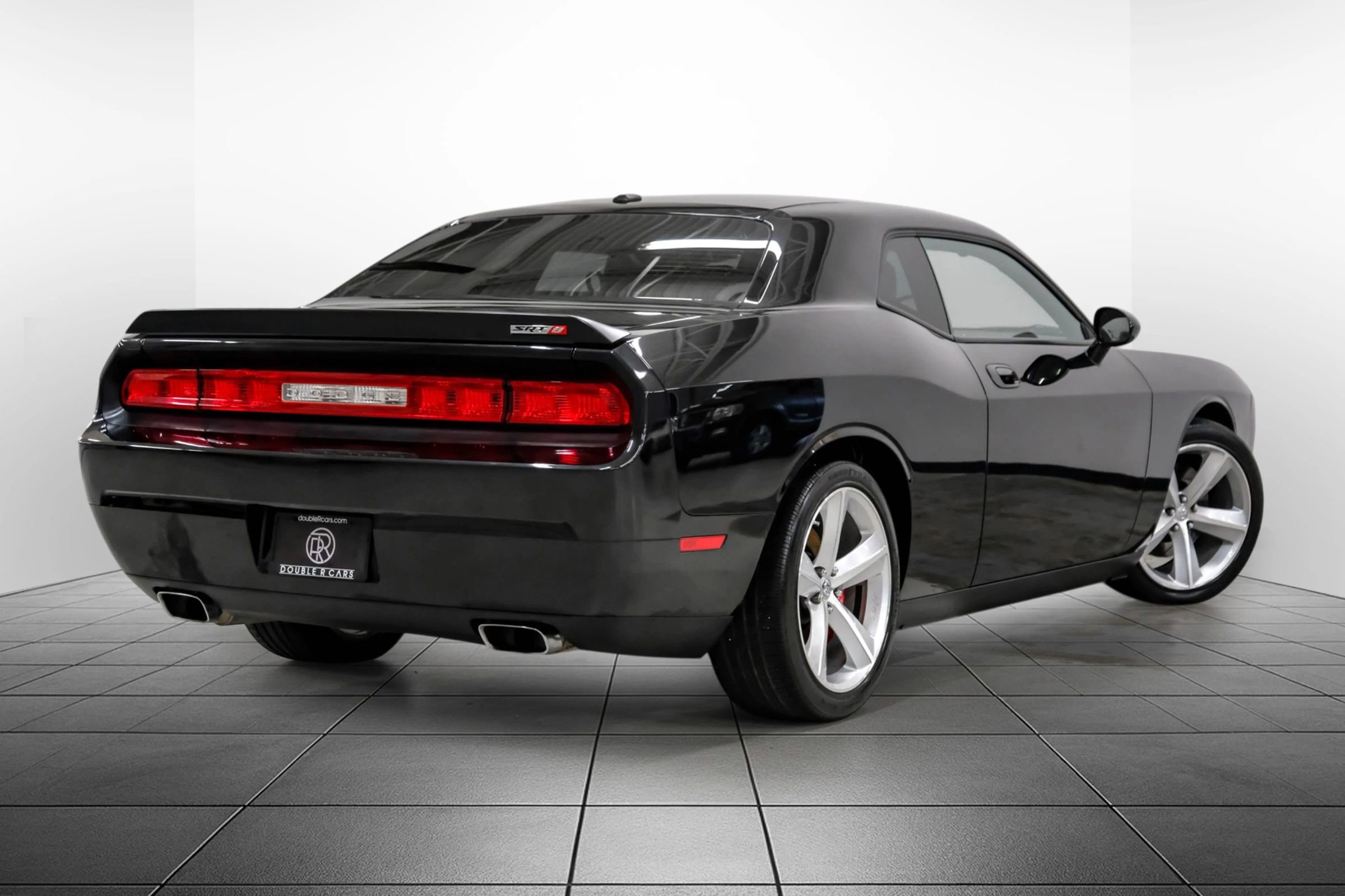 Used 2009 Dodge Challenger SRT8 w/ SRT Option Group II RWD image 8