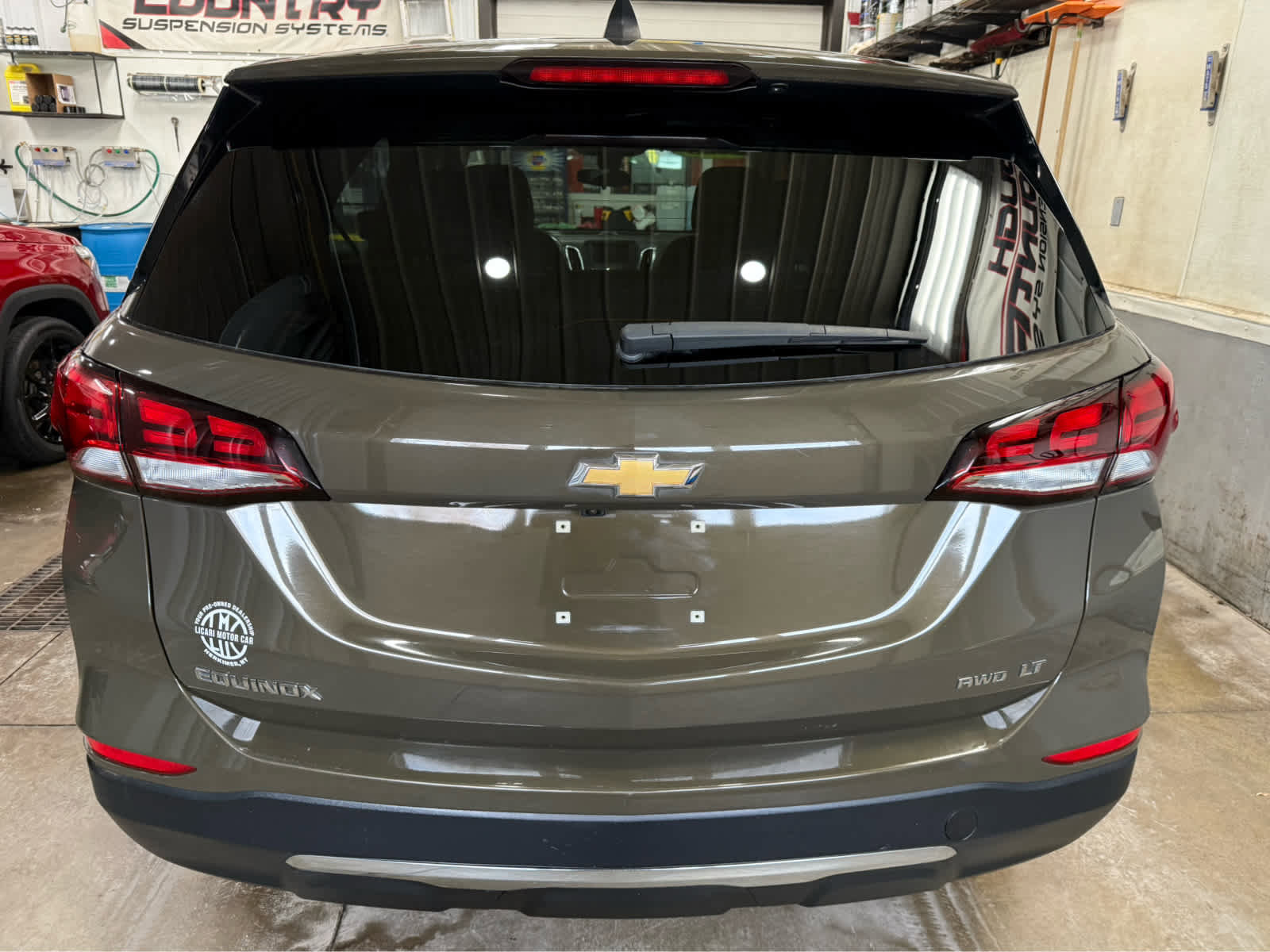 Used 2023 Chevrolet Equinox LT AWD/4WD image 4