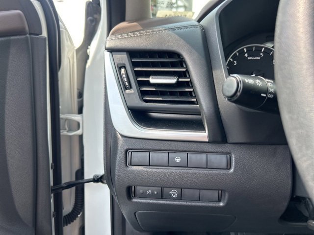 Used 2023 Nissan Rogue SV image 27