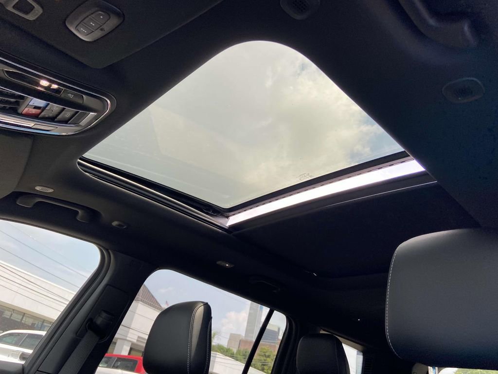 New 2025 Jeep Grand Cherokee L Limited w/ Black Appearance Package image 20