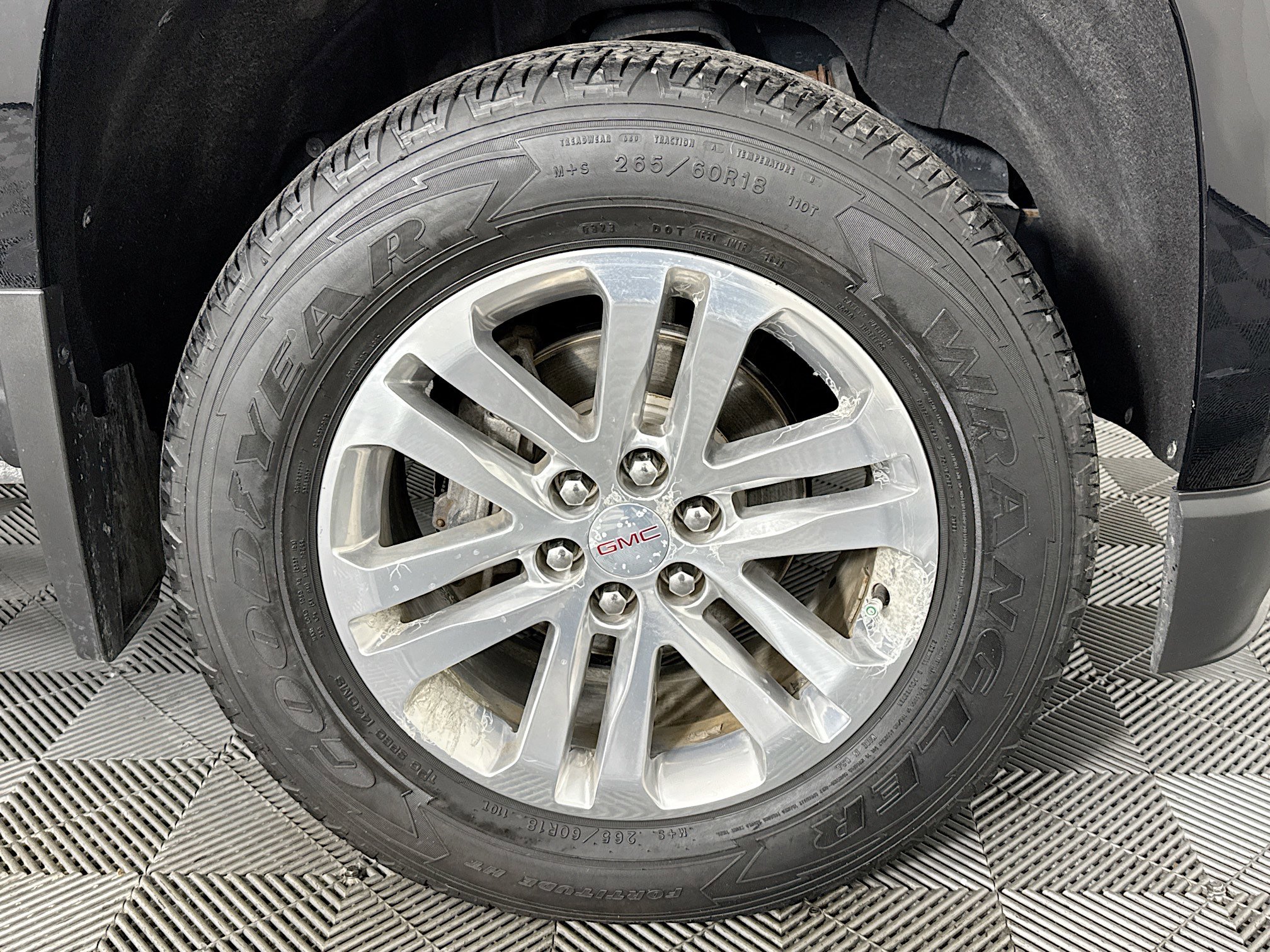 Used 2018 GMC Canyon SLT image 30