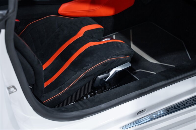 Used 2022 Lamborghini Huracan STO RWD image 29