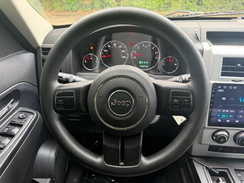 Used 2012 Jeep Liberty Sport RWD image 30