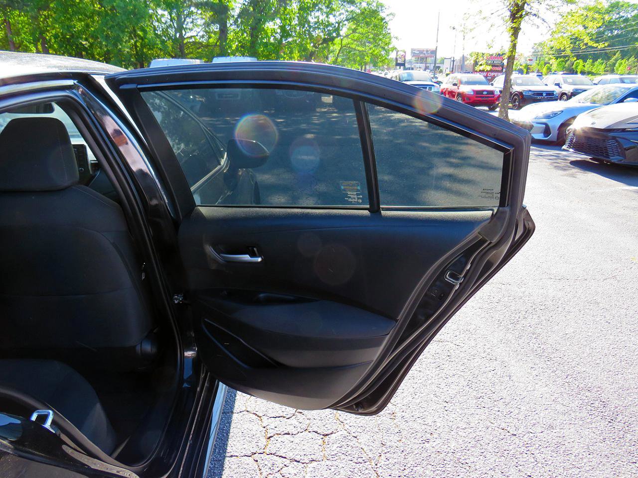 Used 2021 Toyota Corolla LE FWD image 18