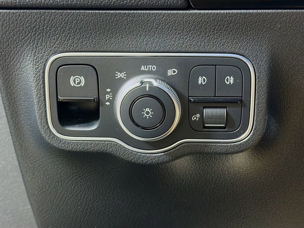 Certified 2023 Mercedes-Benz GLA 250 4MATIC image 11
