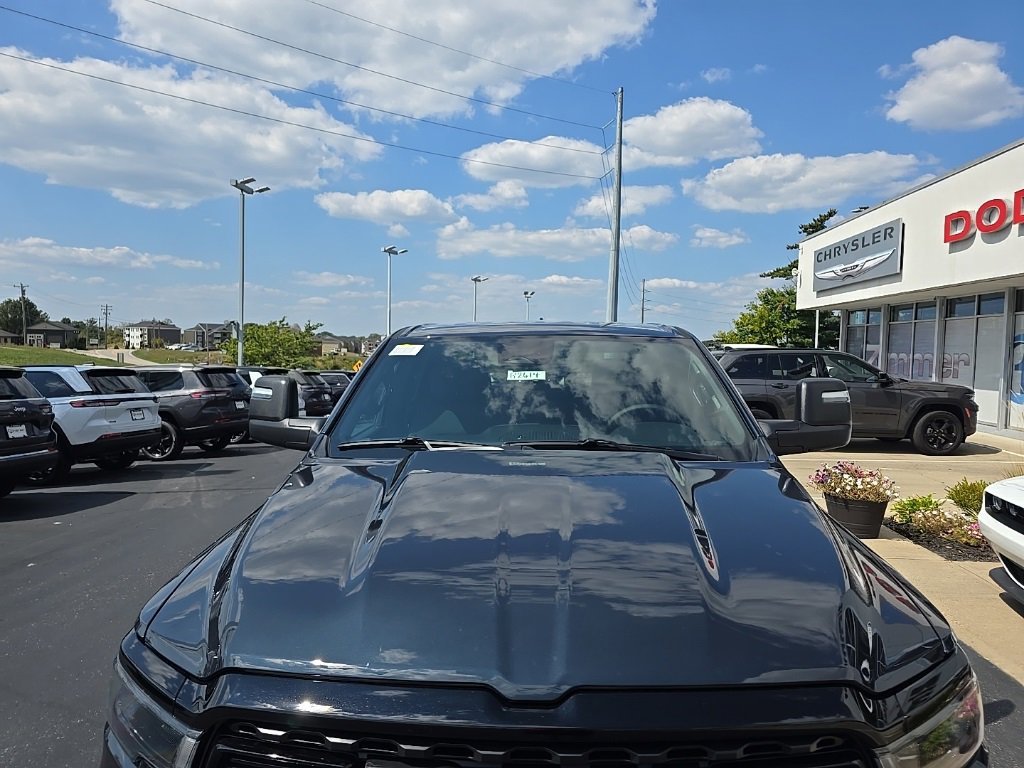 New 2026 RAM 1500 4x4 Crew Cab image 4