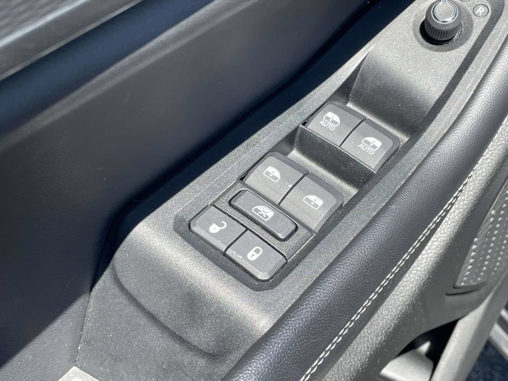 Used 2023 Jeep Grand Cherokee L Laredo AWD/4WD image 25