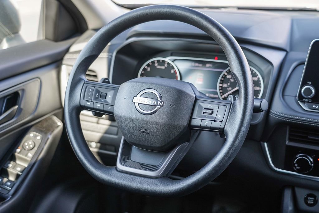 New 2025 Nissan Rogue S image 18