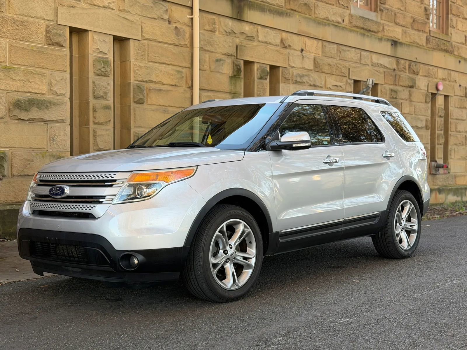 Used 2015 Ford Explorer Limited image 36