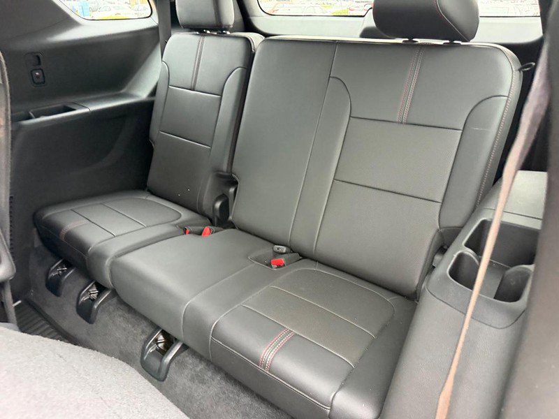Used 2023 Chevrolet Traverse RS image 9