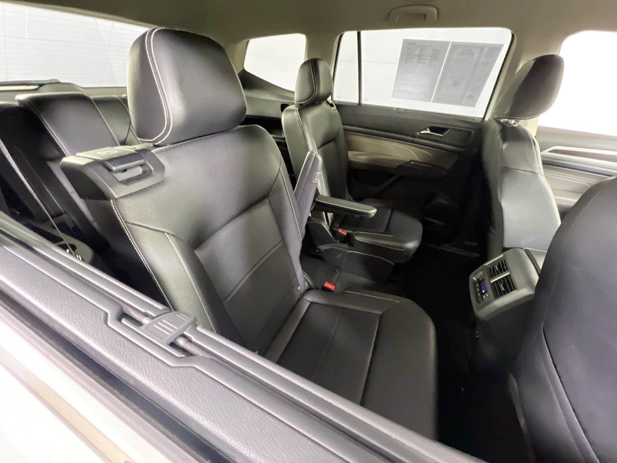 Used 2023 Volkswagen Atlas SE image 26