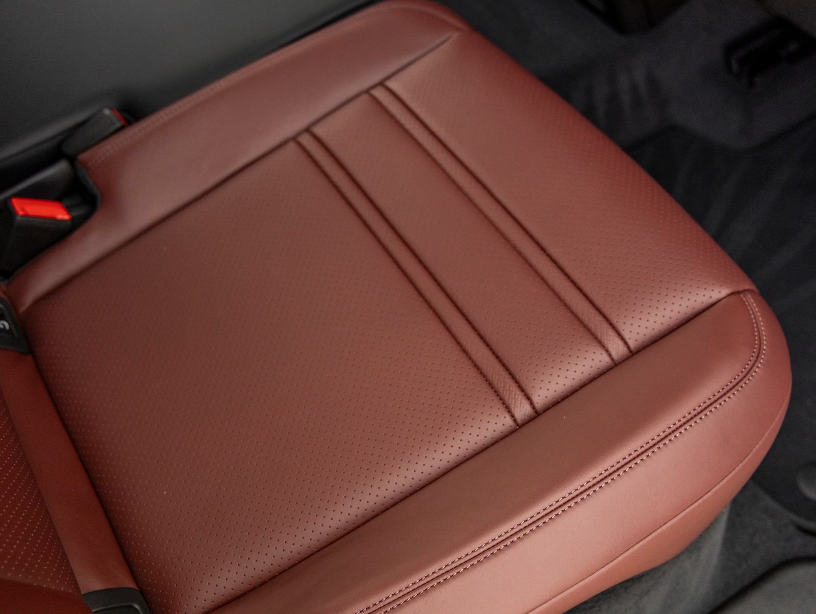 New 2026 Porsche Cayenne GTS AWD/4WD image 42