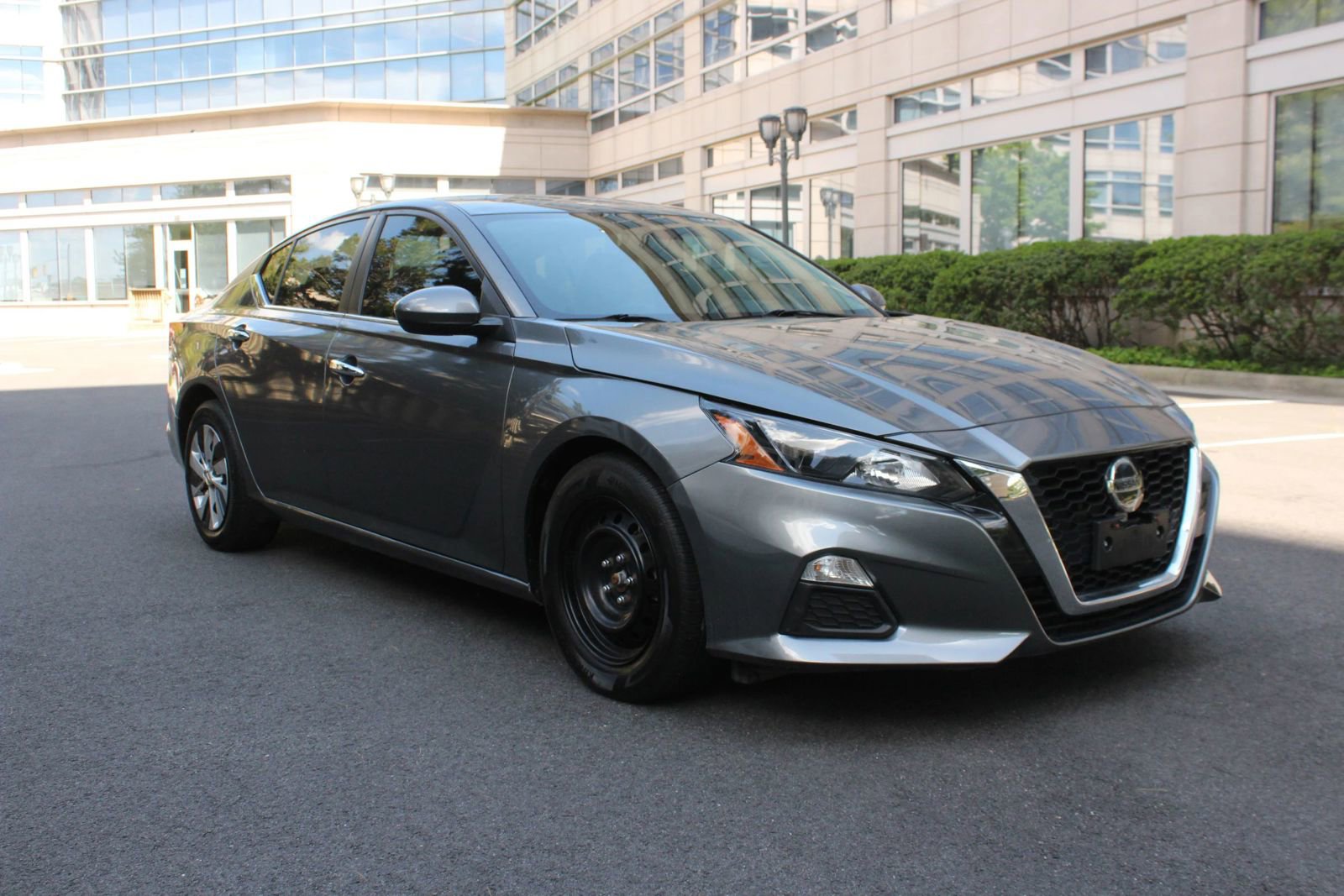 Used 2022 Nissan Altima 2.5 S FWD image 1