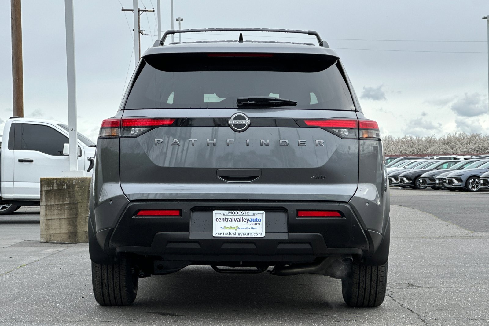 New 2026 Nissan Pathfinder SV image 5