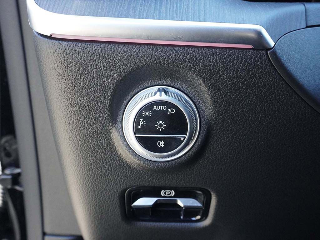 Used 2024 Mercedes-Benz CLE 53 AMG 4MATIC w/ Driver Assistance Package image 51