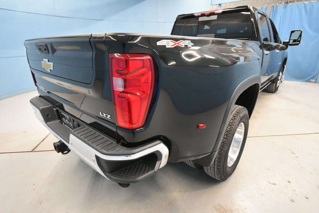 Used 2024 Chevrolet Silverado 3500 LTZ w/ LTZ Plus Package AWD/4WD image 35