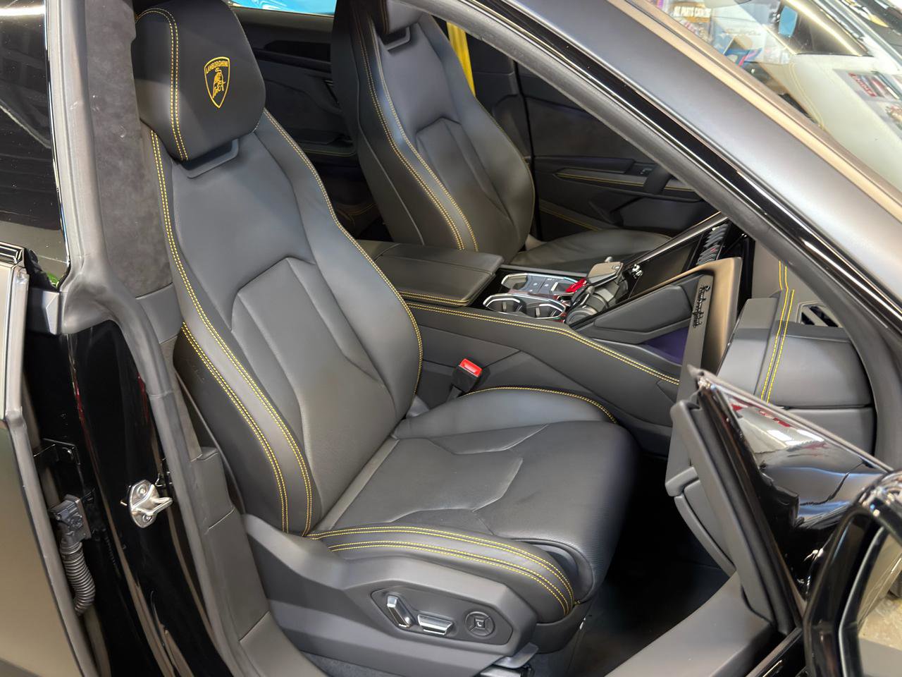 Used 2024 Lamborghini Urus S AWD/4WD image 21