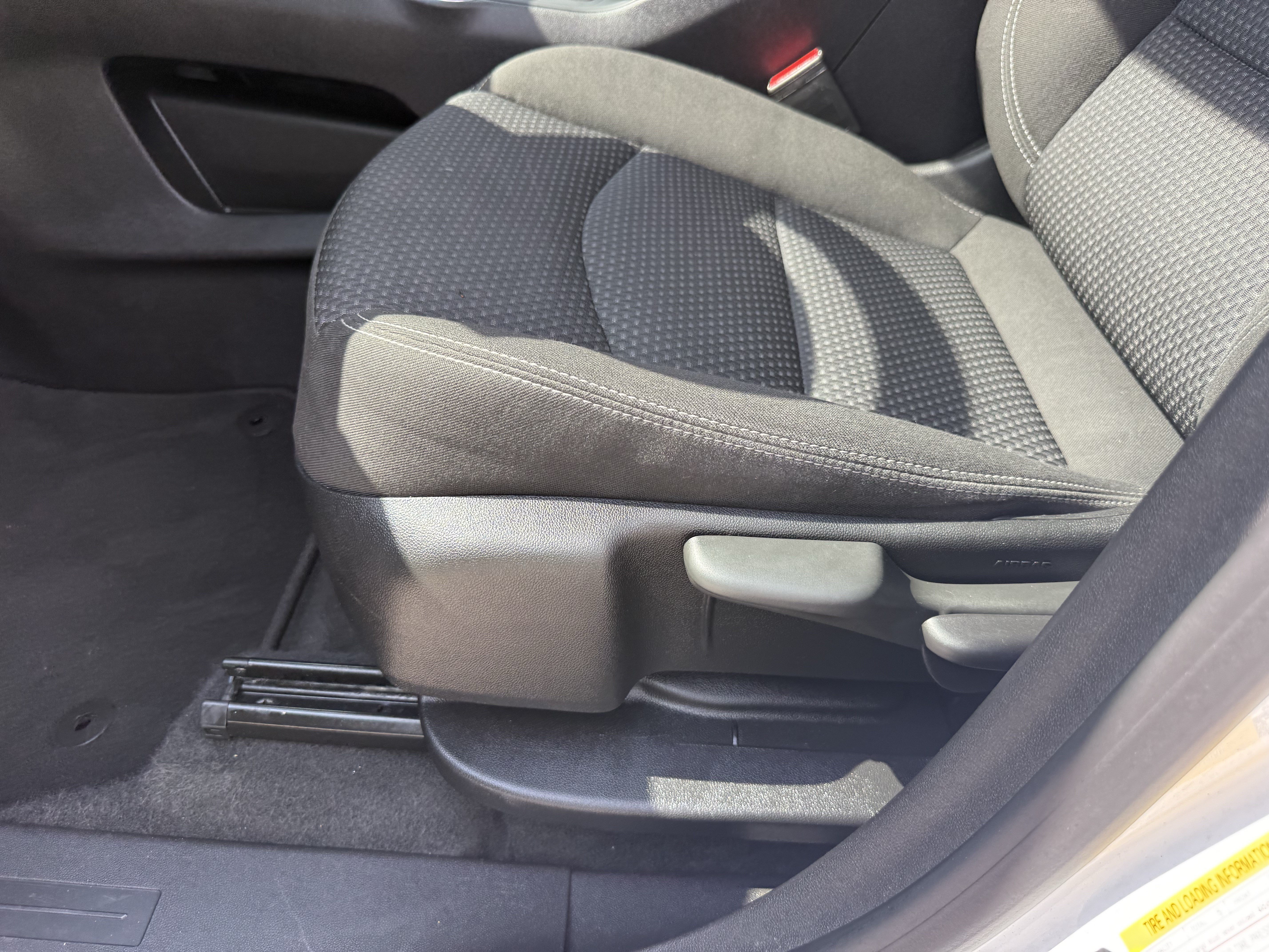 Used 2024 GMC Terrain SLE AWD/4WD image 28