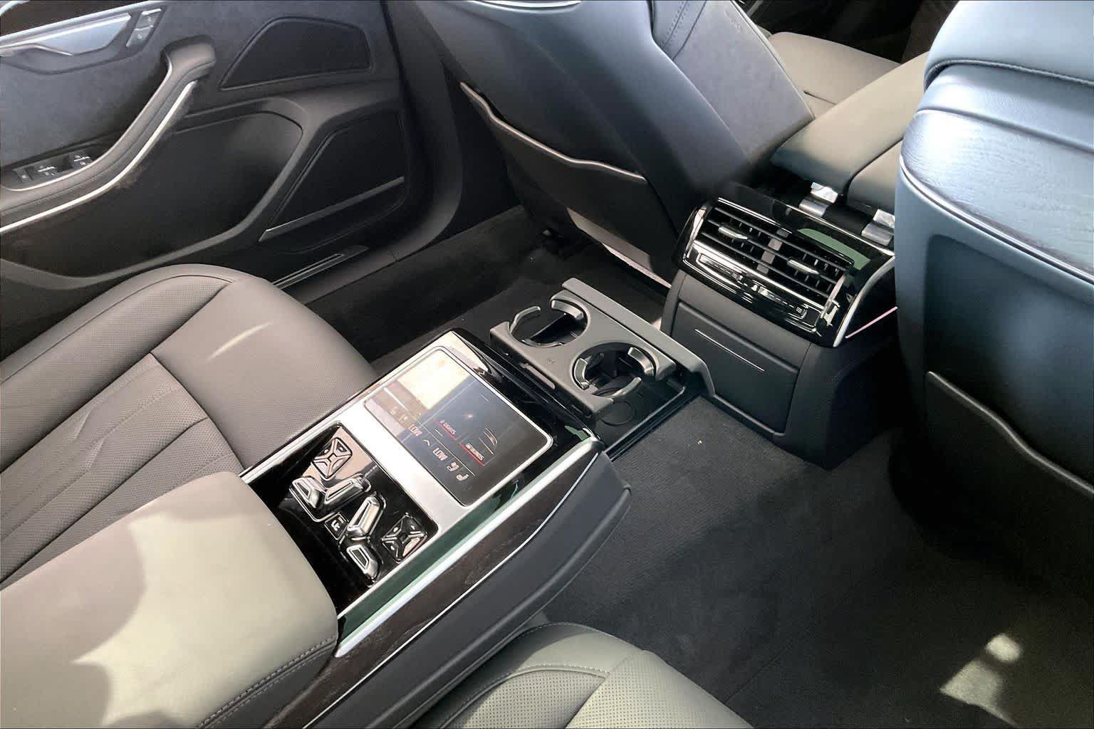 Used 2026 Audi A8 L 3.0T AWD/4WD image 31