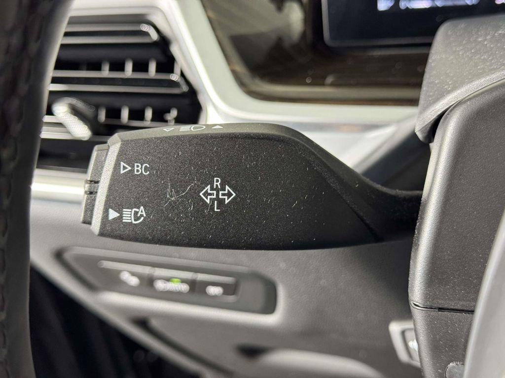 Used 2024 BMW X5 xDrive40i w/ M Sport Package AWD/4WD image 21
