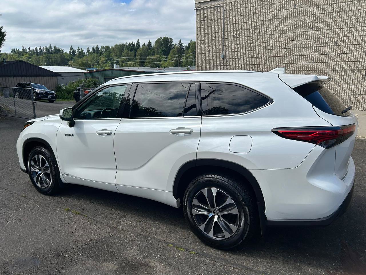 Used 2021 Toyota Highlander XLE image 7