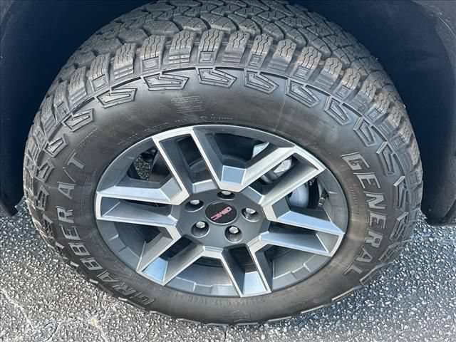 New 2026 GMC Terrain AT4 w/ Technology Package II AWD/4WD image 15