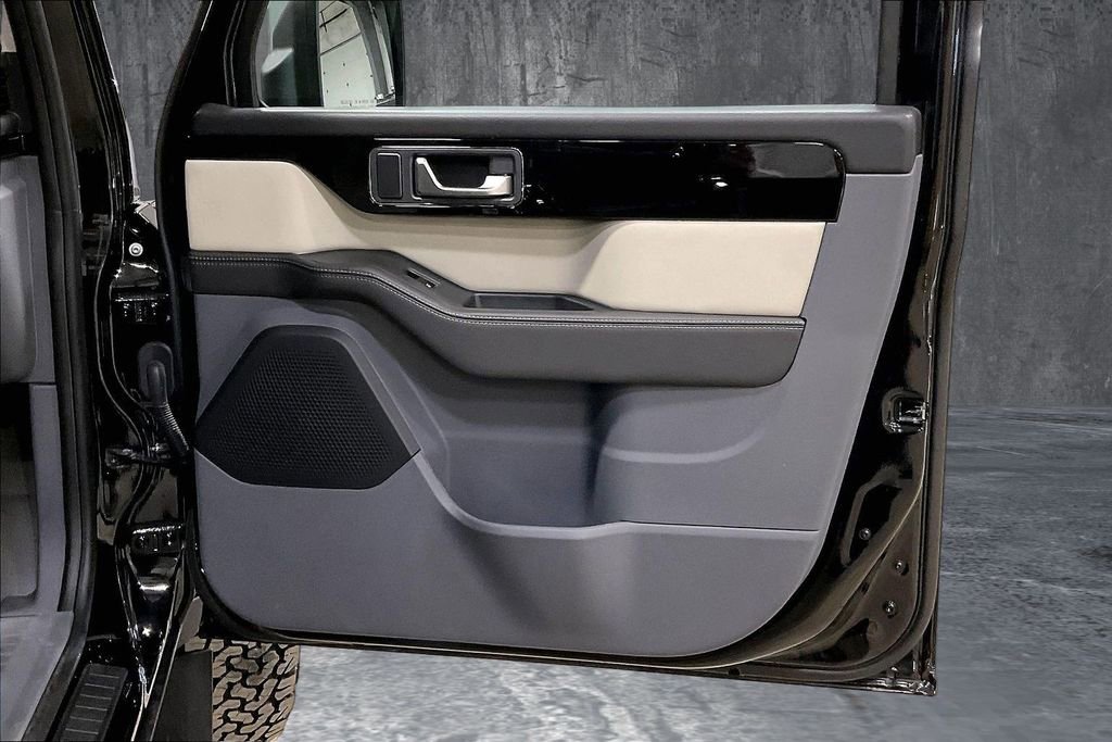 Used 2025 INEOS Grenadier Fieldmaster Edition image 28