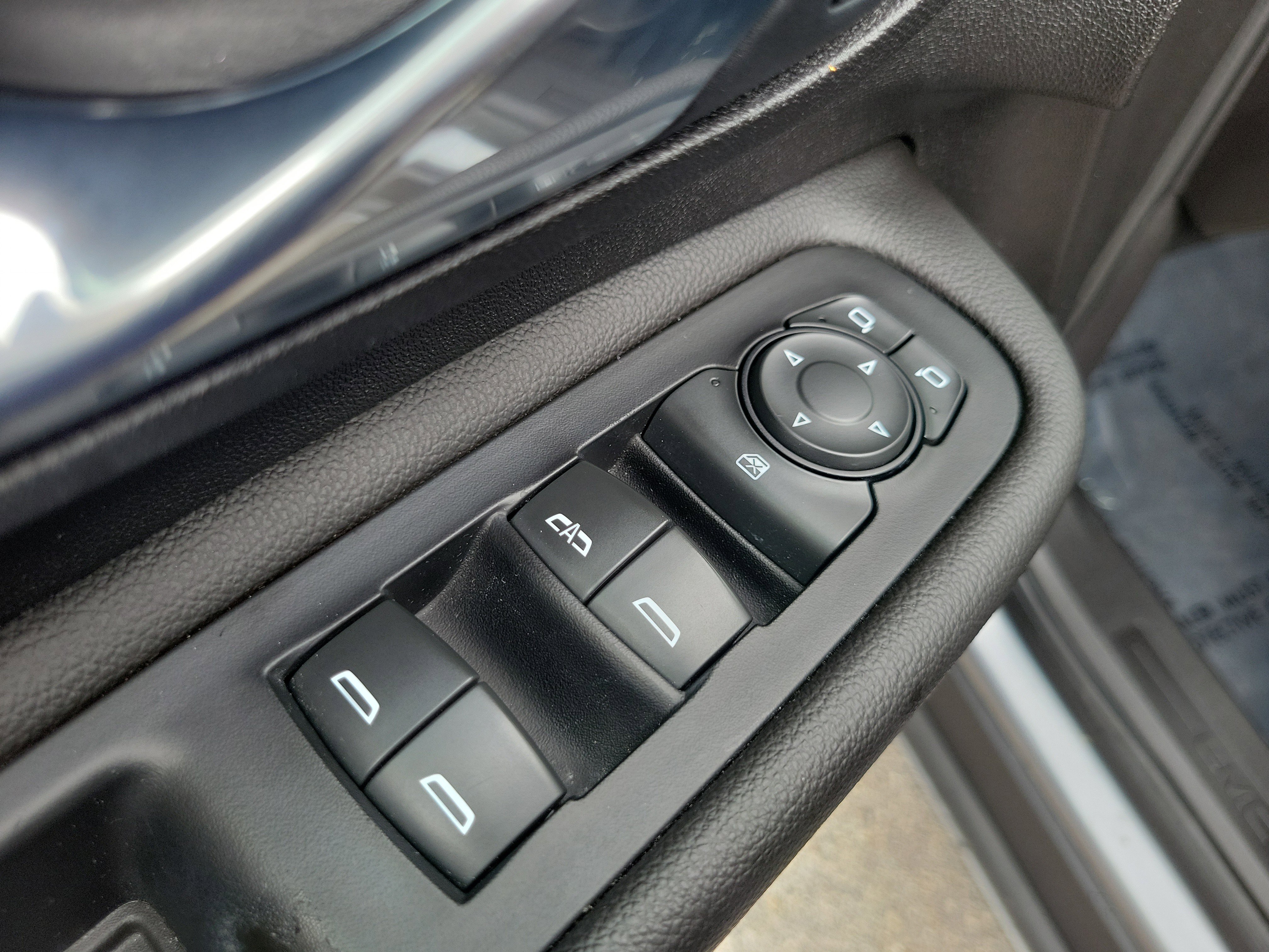 Used 2020 GMC Terrain SLE FWD image 23