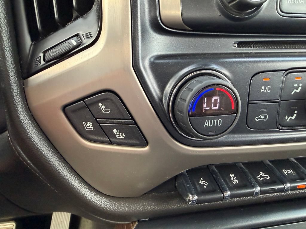 Used 2018 GMC Sierra 2500 Denali w/ Duramax Plus Package AWD/4WD image 14