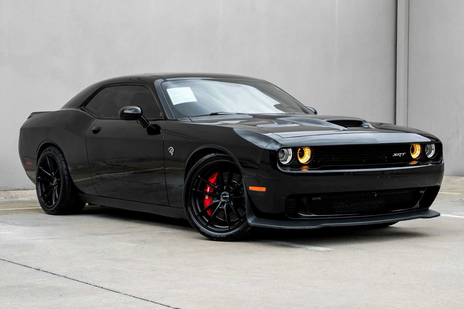 Used 2016 Dodge Challenger SRT Hellcat RWD image 4