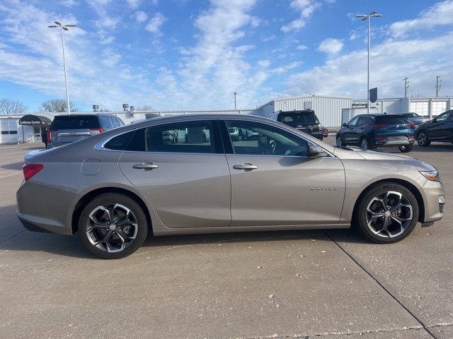 Used 2023 Chevrolet Malibu LT image 3