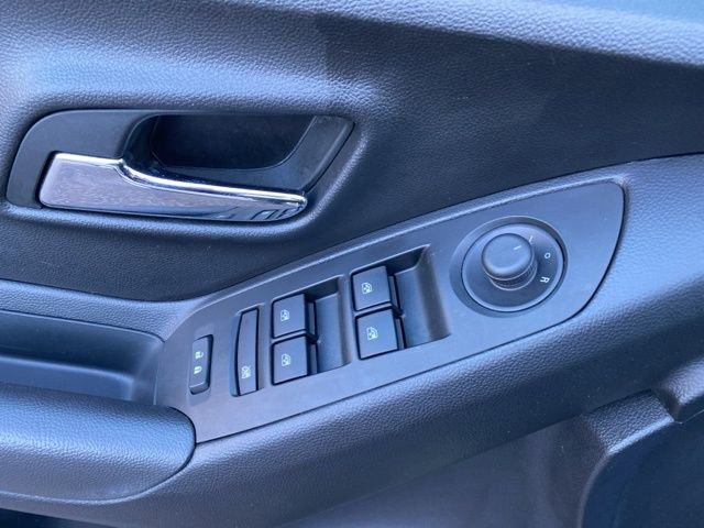 Used 2020 Chevrolet Trax LT w/ LT Convenience Package image 17