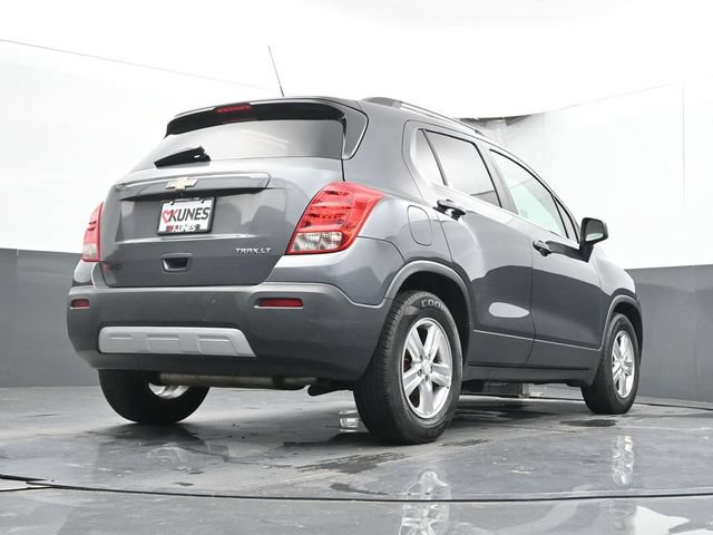 Used 2016 Chevrolet Trax LT w/ LT Sun and Sound Package FWD image 41