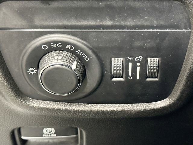 Used 2023 Jeep Grand Cherokee L Laredo image 24