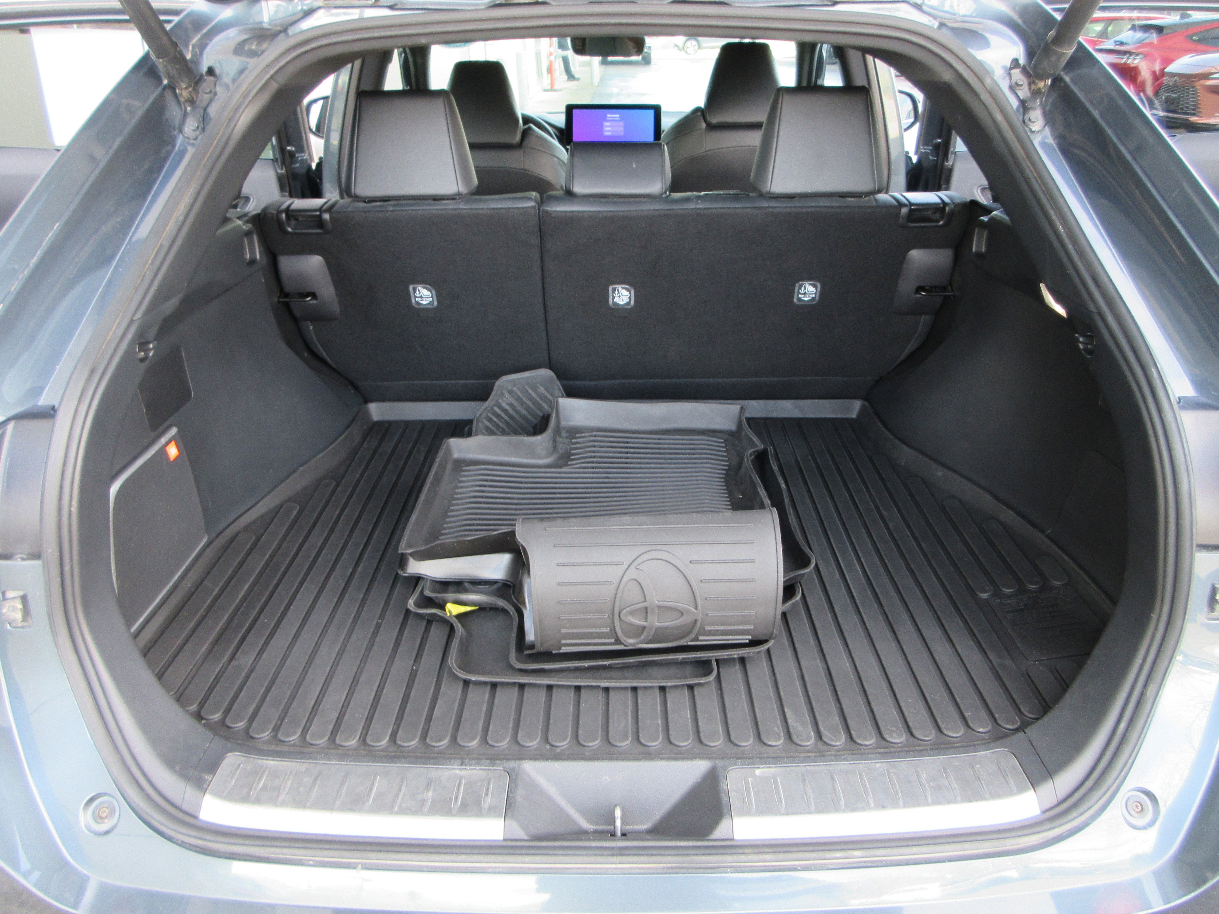 Used 2024 Toyota Venza XLE image 49