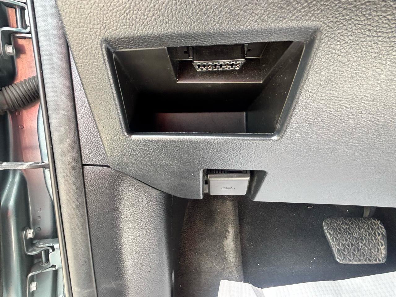 Used 2013 MAZDA MAZDA3 i SV w/ Convenience Pkg FWD image 59