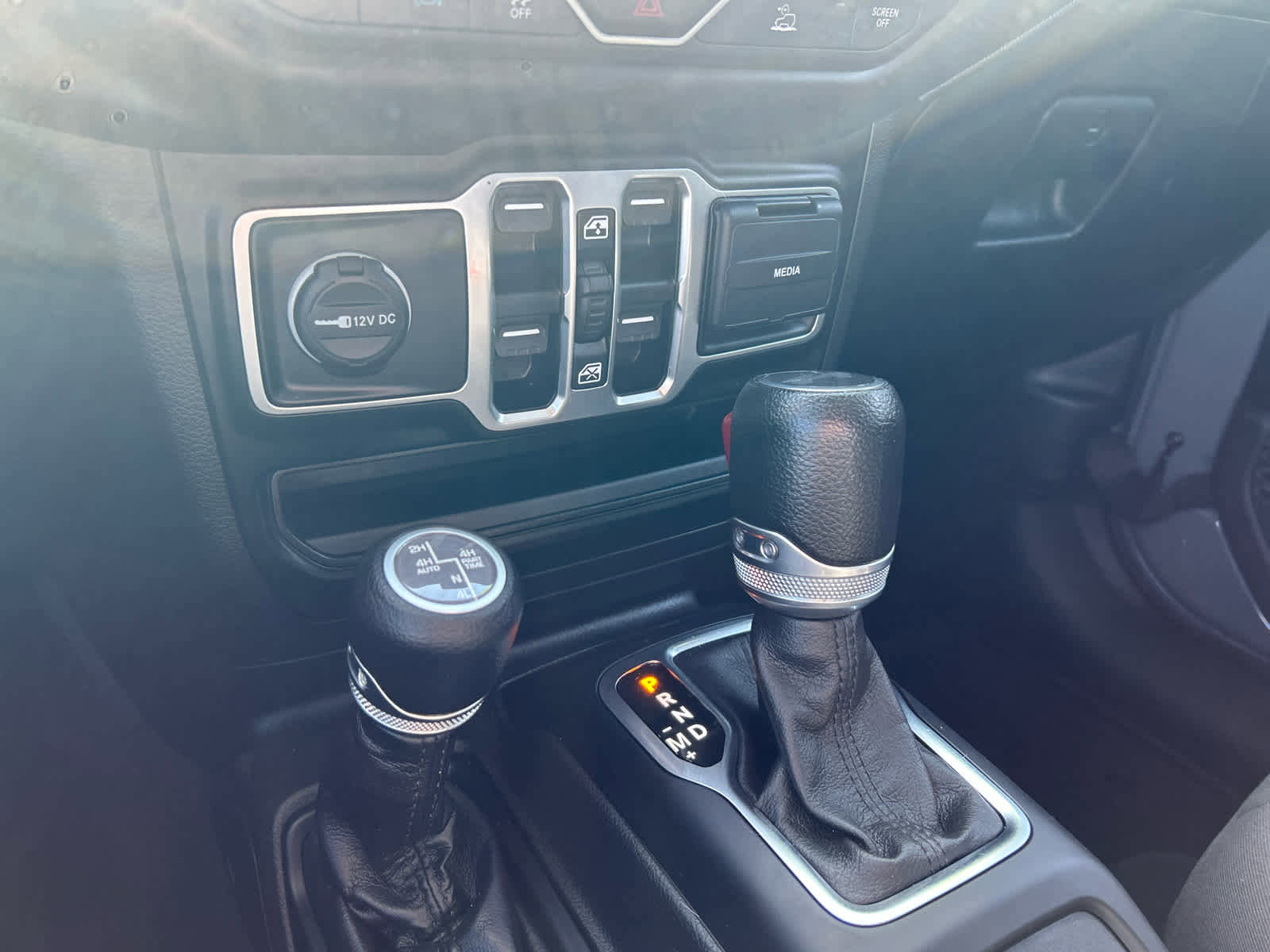 Used 2023 Jeep Wrangler Unlimited w/ Cold Weather Group image 29