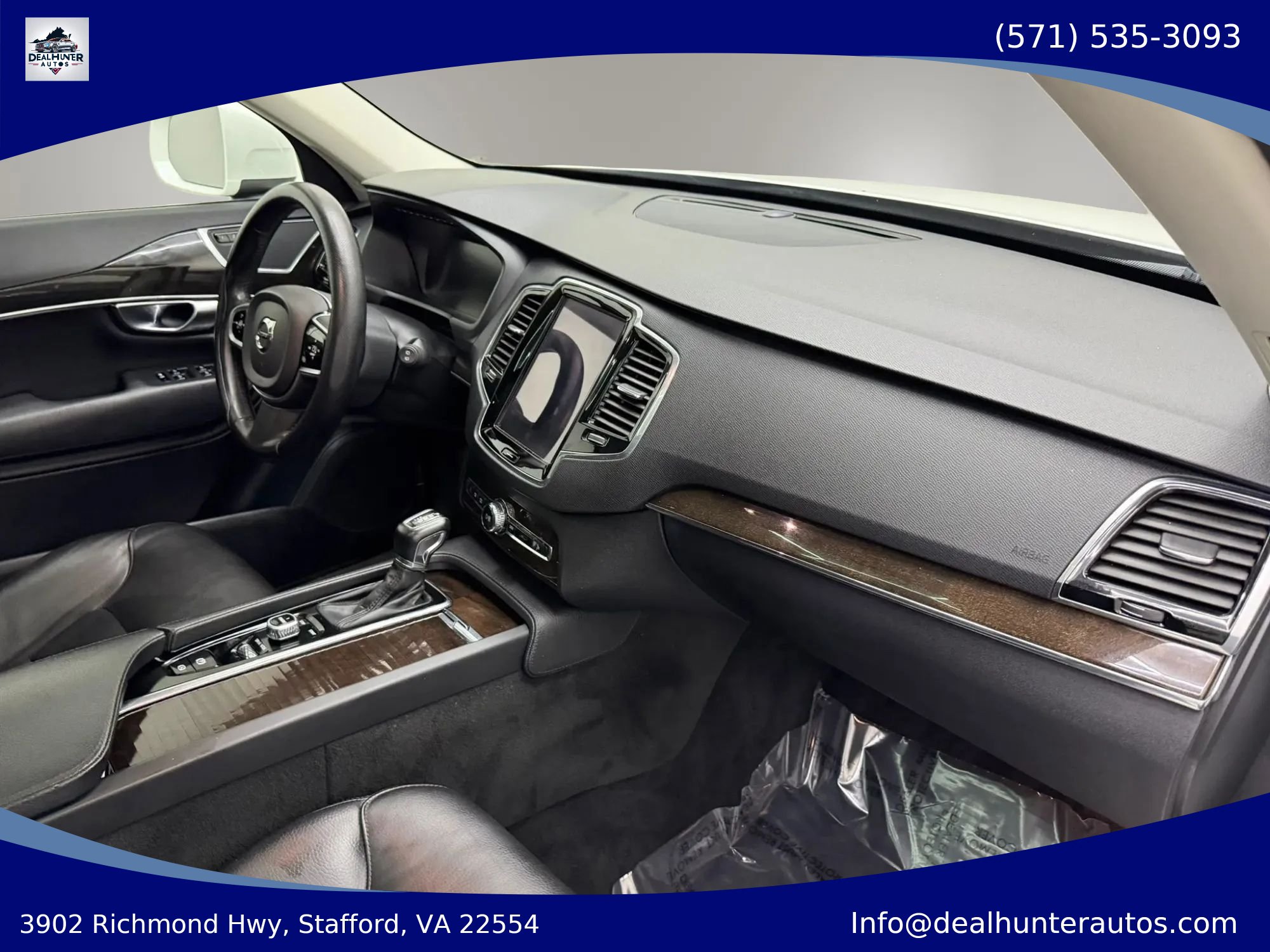 Used 2017 Volvo XC90 T6 Momentum w/ Momentum Plus Package AWD/4WD image 18