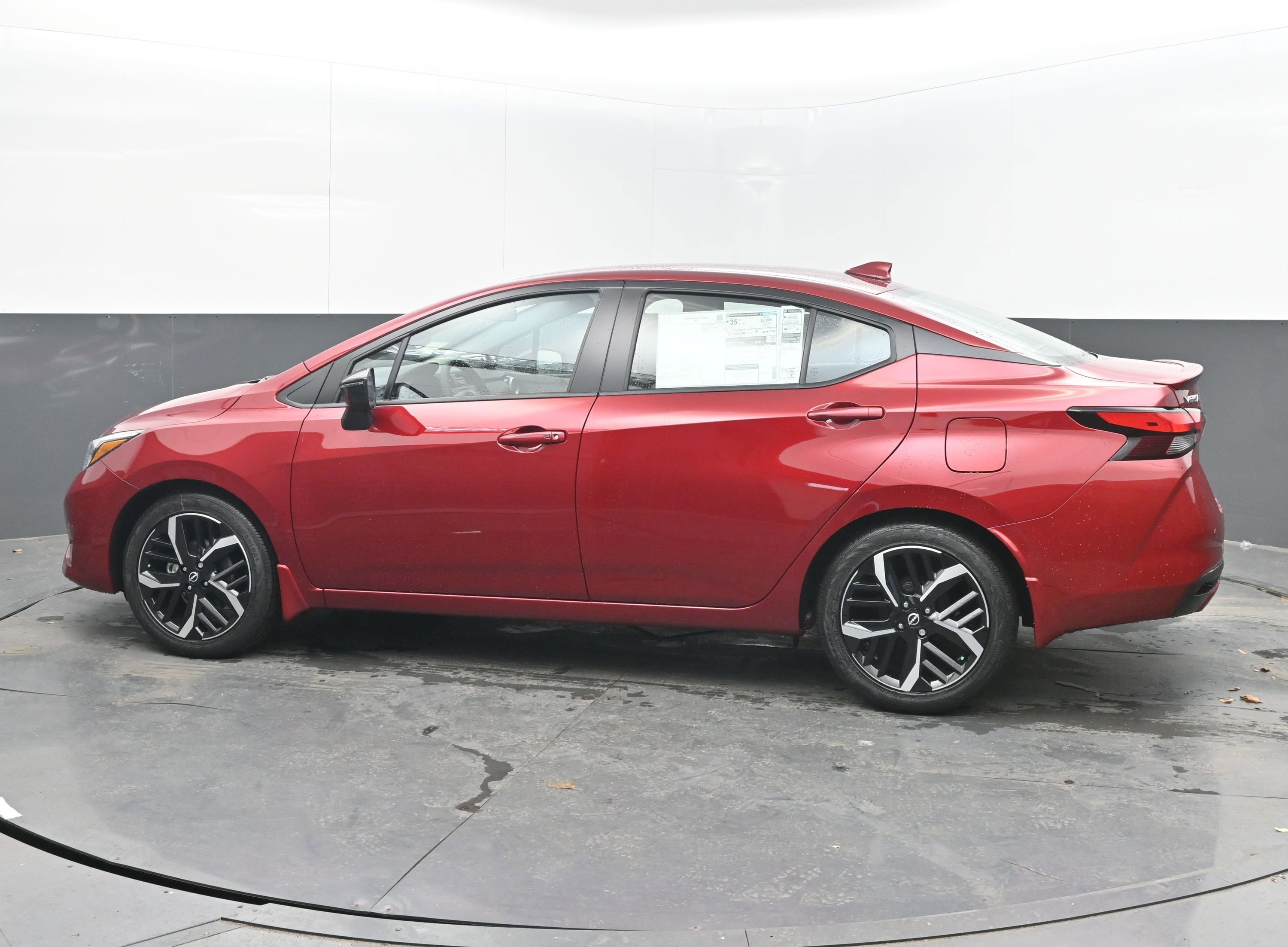 New 2025 Nissan Versa SR image 5