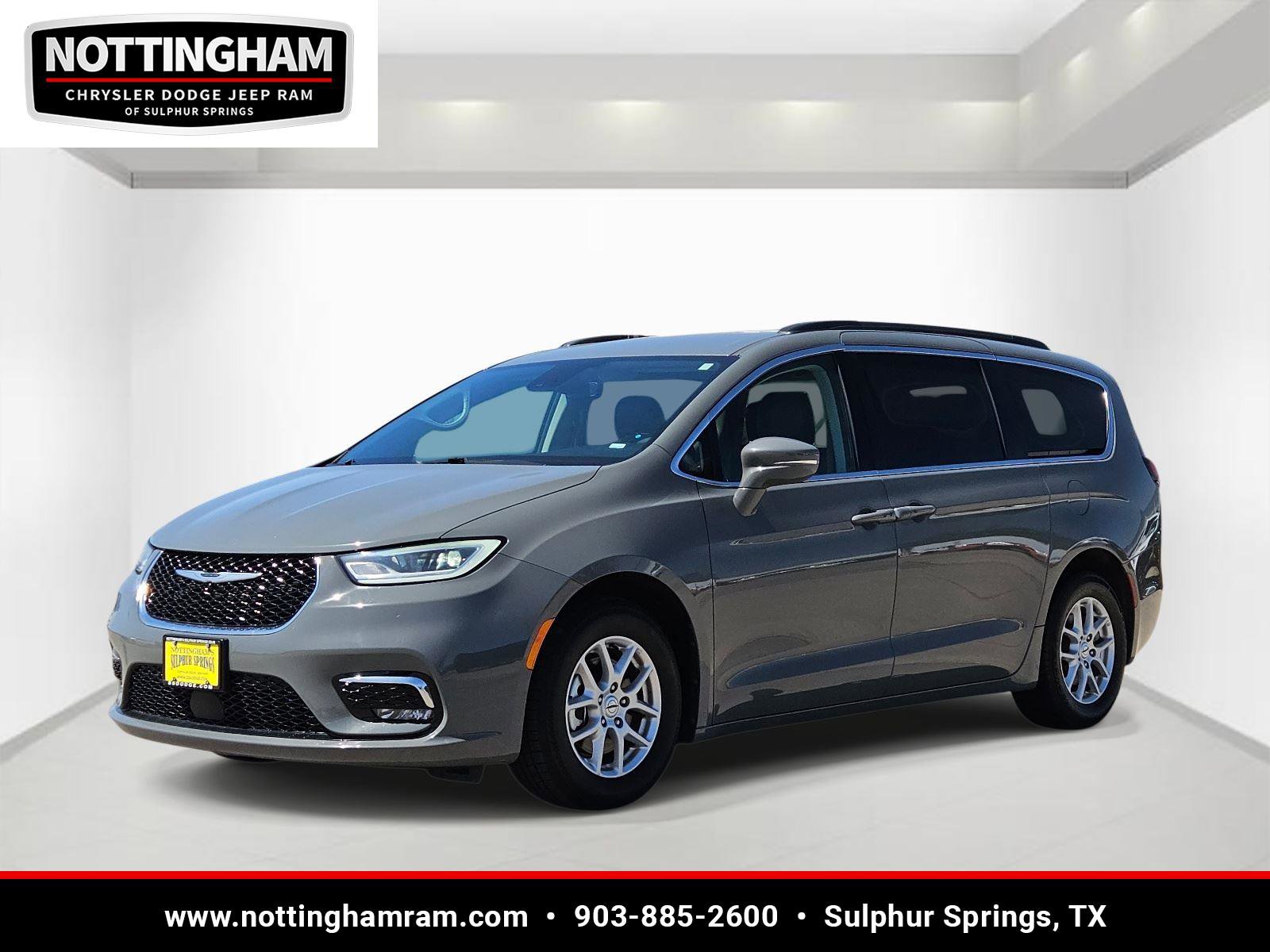 Used 2022 Chrysler Pacifica Touring-L image 3