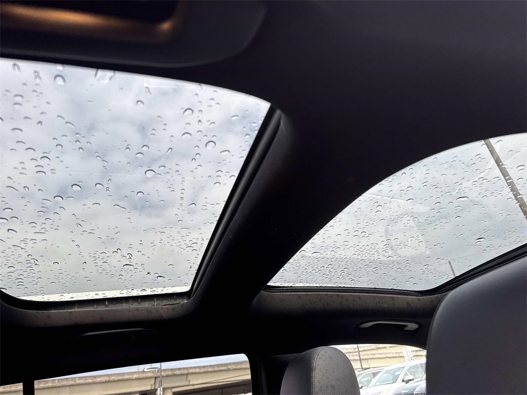 Used 2022 Mercedes-Benz GLB 250 image 22